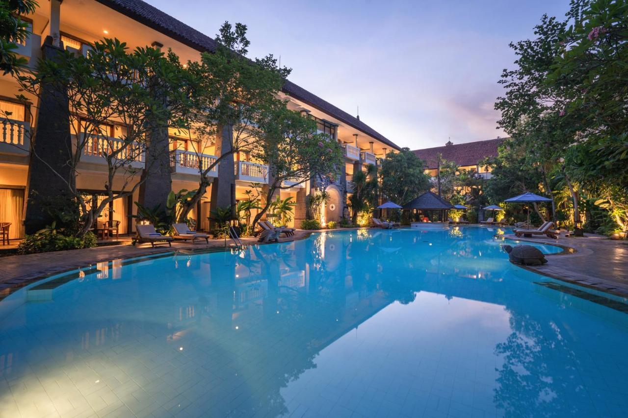 Hotel Kumala Pantai Legian Exterior foto