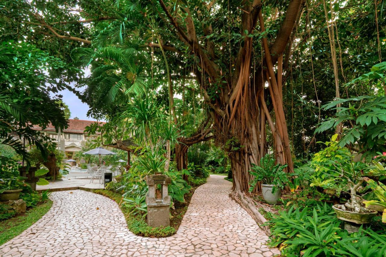 Hotel Kumala Pantai Legian Exterior foto